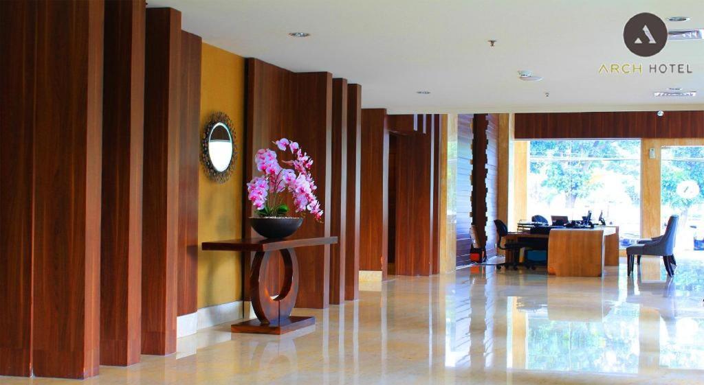 Arch Hotel Богор Екстер'єр фото