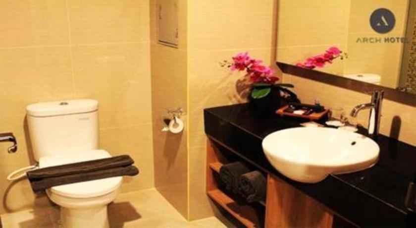 Arch Hotel Богор Екстер'єр фото
