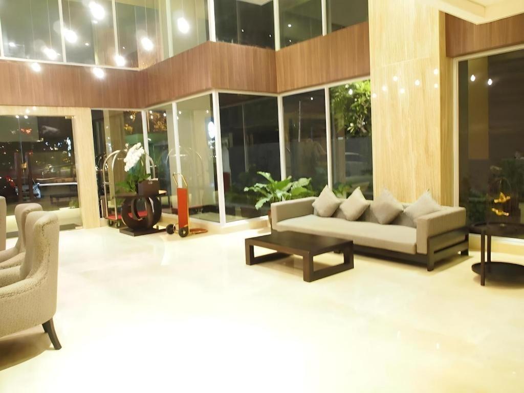 Arch Hotel Богор Екстер'єр фото