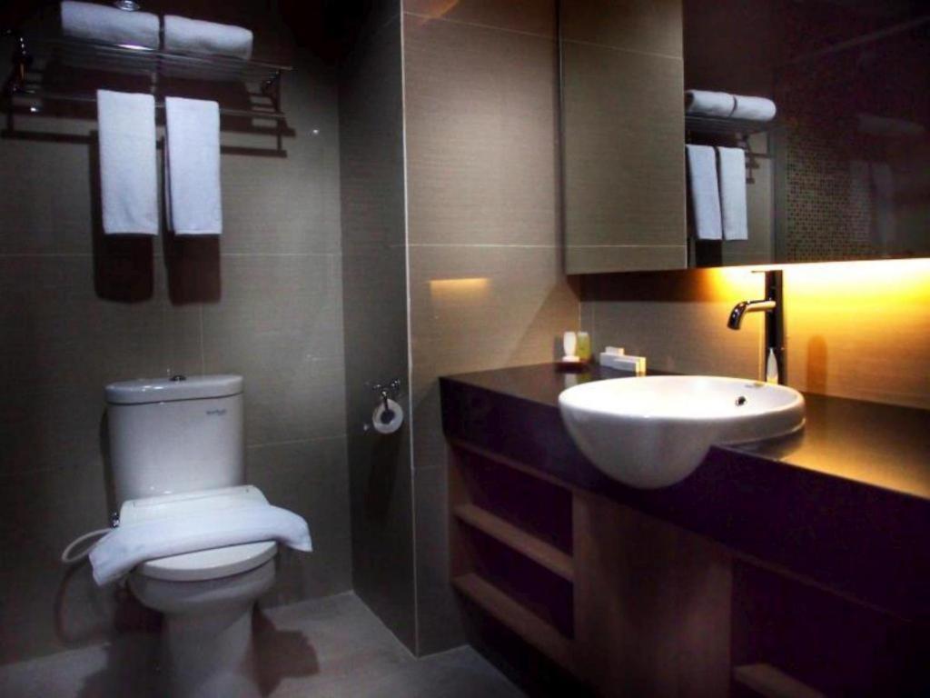 Arch Hotel Богор Екстер'єр фото