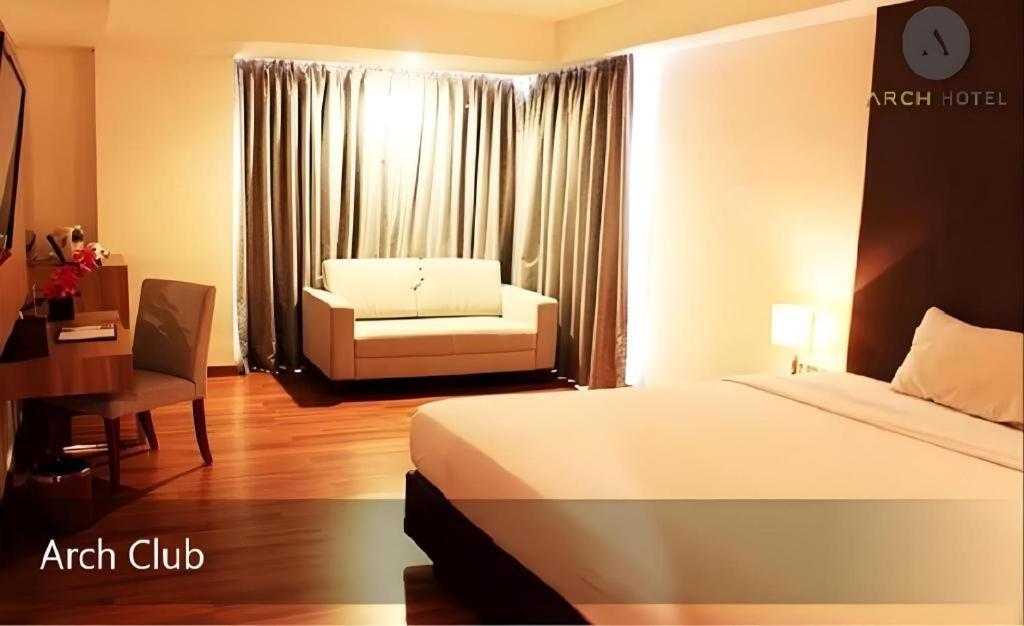 Arch Hotel Богор Екстер'єр фото
