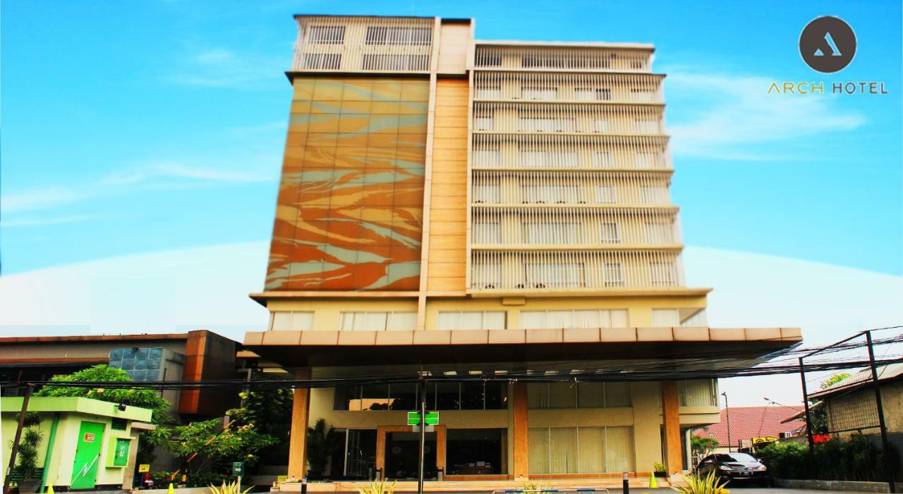 Arch Hotel Богор Екстер'єр фото